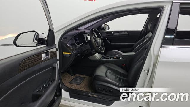 Hyundai LF Sonata 2.0 Smart, 2015 10