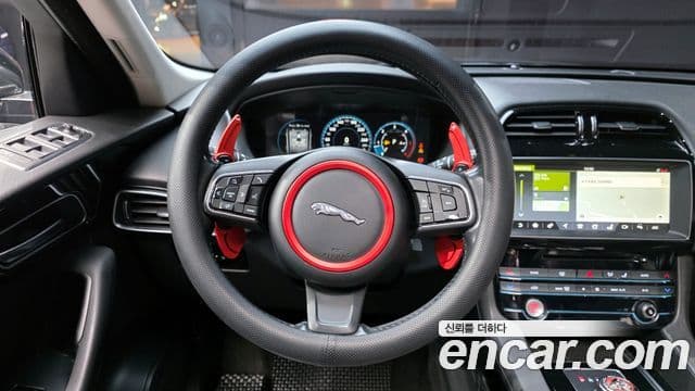 Jaguar F-PACE Prestige, 2017 13