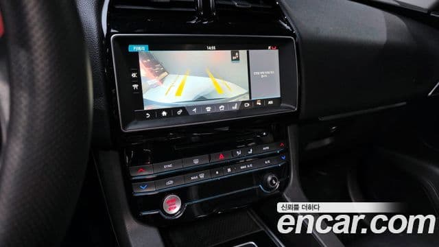 Jaguar F-PACE Prestige, 2017 15