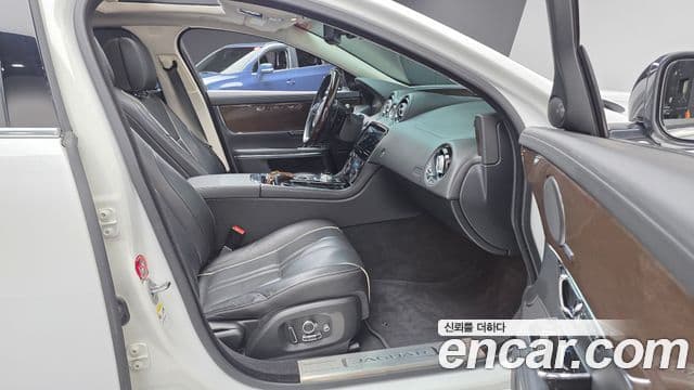 Jaguar All New XJ X351, 2016 10