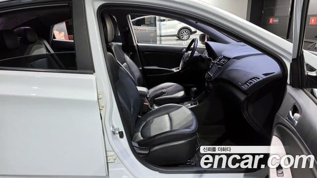 Hyundai Accent(новый кузов / новое поколение) Modern, 2016 10