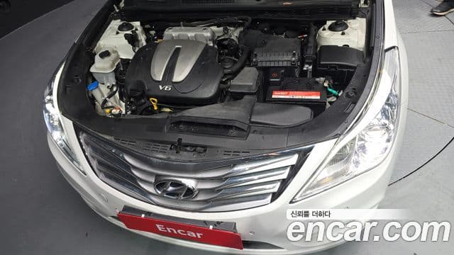 Hyundai Grandeur HG Executive, 2012 6