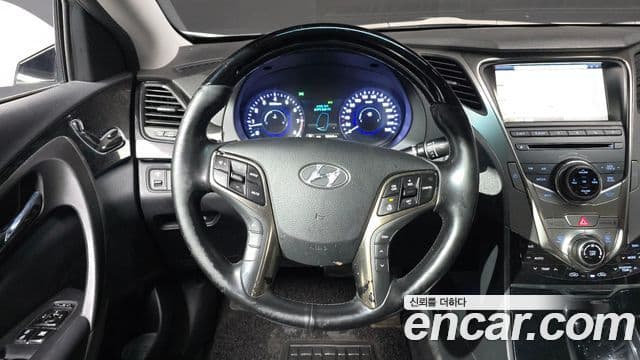 Hyundai Grandeur HG Executive, 2012 13