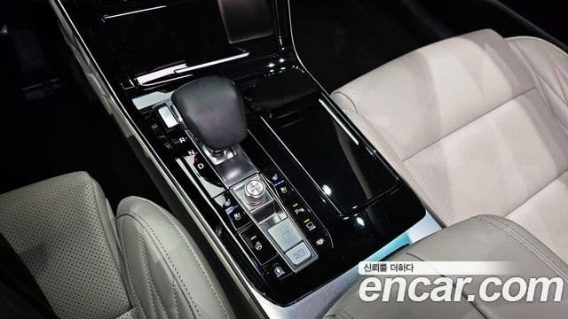 Kia K7 Premier гибрид Signature, 2020 9