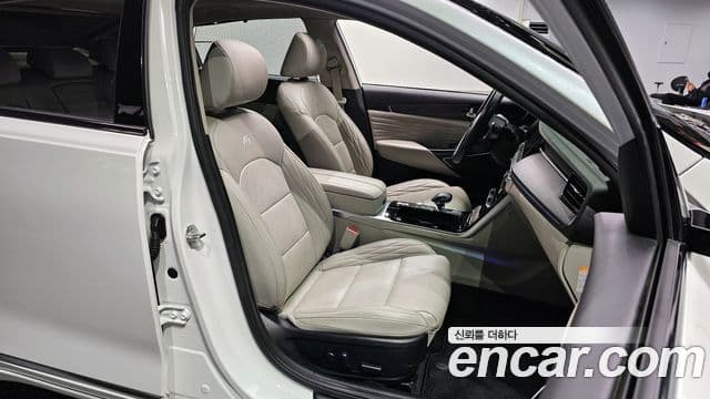 Kia K7 Premier гибрид Signature, 2020 10