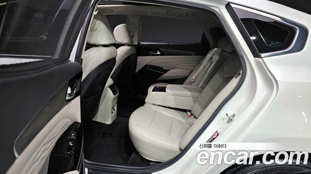 Kia K7 Premier гибрид Signature, 2020 12