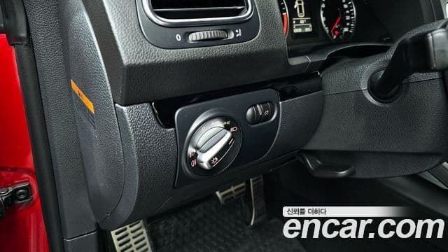 Volkswagen 시로코 2.0 TDI R-Line, 2013 17