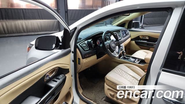 Kia All New Carnival Noblesse, 2016 10