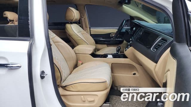 Kia All New Carnival Noblesse, 2016 11