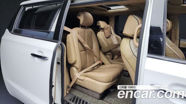 Kia All New Carnival Noblesse, 2016 12