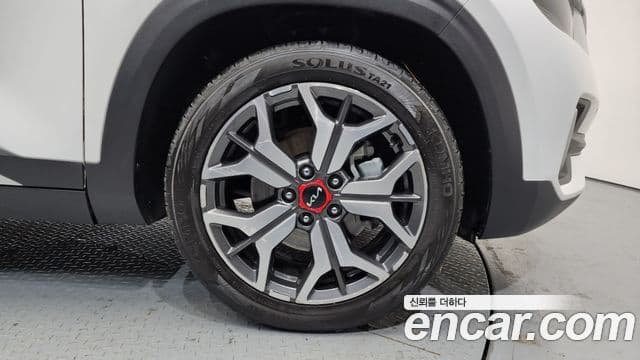 Kia Seltos Signature, 2023 все фото