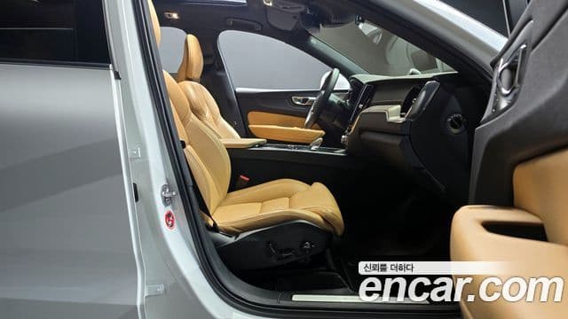 Volvo XC60 2세대 B5 Inscription, 2021 10