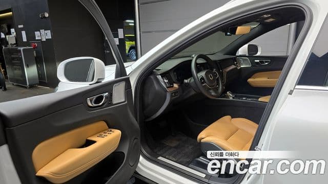 Volvo XC60 2세대 B5 Inscription, 2021 11