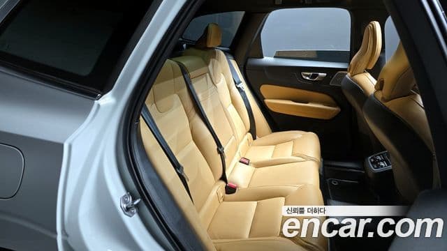 Volvo XC60 2세대 B5 Inscription, 2021 12