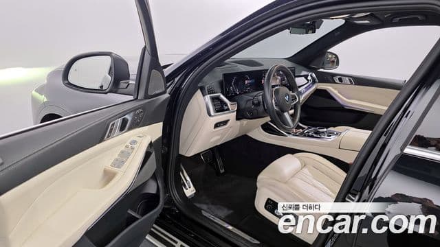 BMW X7 (G07) xDrive 40i M Sport 6인승, 2024 10