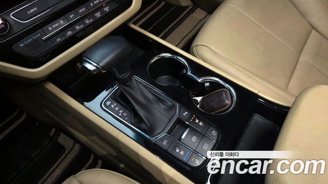 Kia The / новый New Carnival VIP, 2019 9