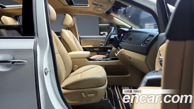 Kia The / новый New Carnival VIP, 2019 10