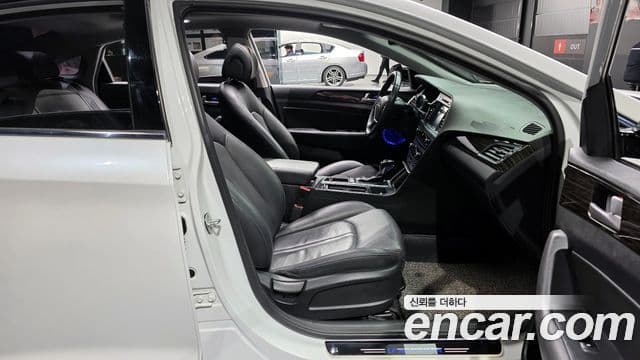 Hyundai LF Sonata 2.0 Smart, 2016 10