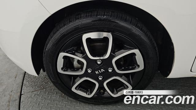 Kia The / новый New Ray Signature, 2021 все фото