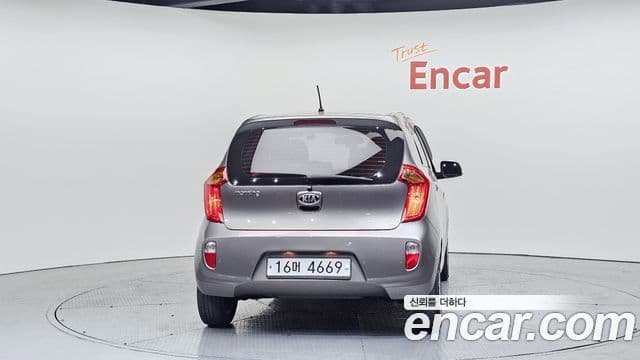 Kia All New Morning Deluxe Trendy, 2014 4