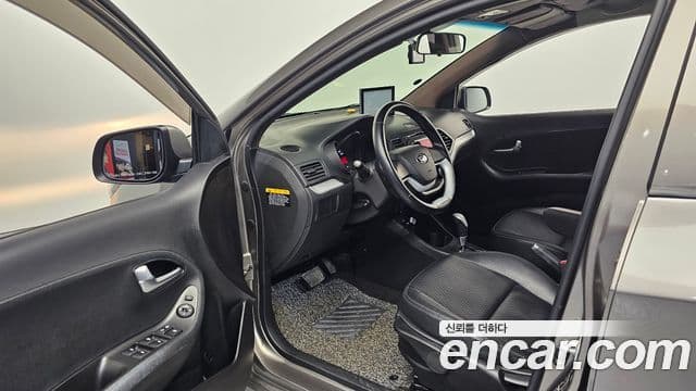 Kia All New Morning Deluxe Trendy, 2014 10