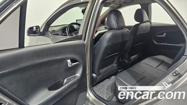 Kia All New Morning Deluxe Trendy, 2014 11