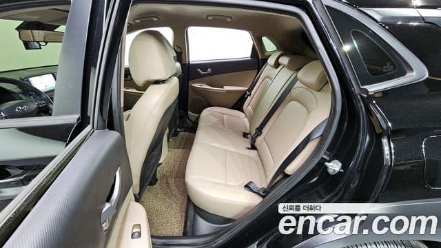 Hyundai Kona Modern Art, 2018 11