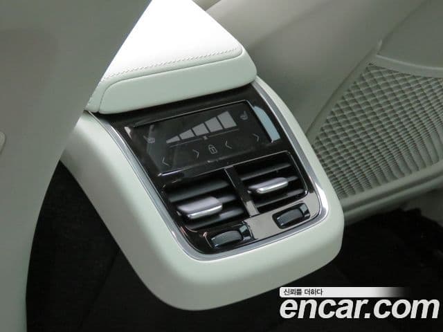 Volvo XC60 2세대 B5 Ultra Bright, 2026 19