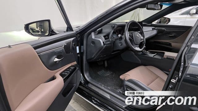 Lexus ES300h 7세대 Executive, 2026 10