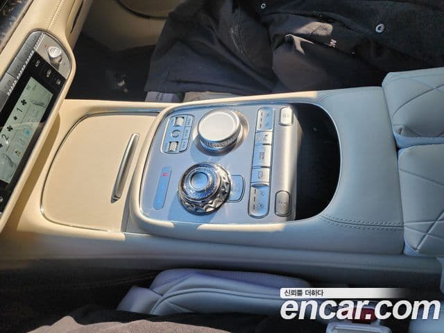 Genesis G90 (RS4) бензин 3.5 турбо e-S/C AWD, 2023 9