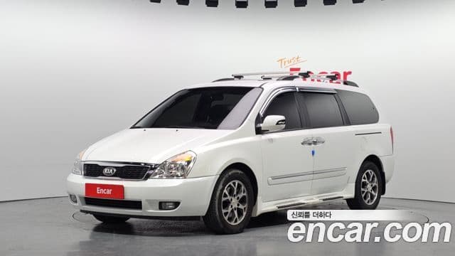 Kia Carnival R Premium, 2013 1