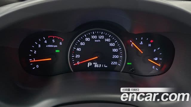 Kia Carnival R Premium, 2013 8