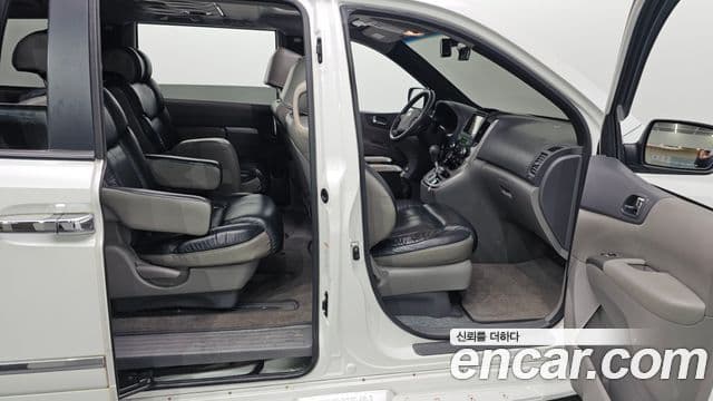 Kia Carnival R Premium, 2013 11