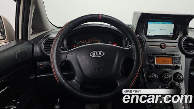 Kia 뉴카렌스 топовая версия, 2013 13