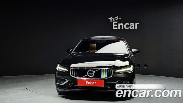 Volvo S60 3세대 B5 Inscription, 2022 3