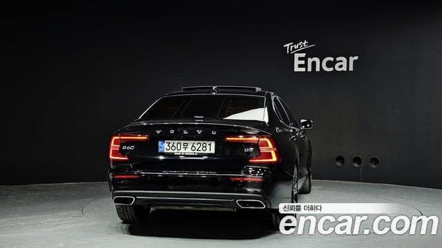 Volvo S60 3세대 B5 Inscription, 2022 4