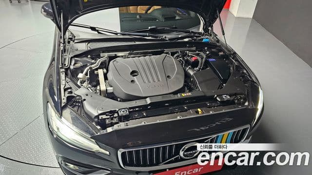 Volvo S60 3세대 B5 Inscription, 2022 6