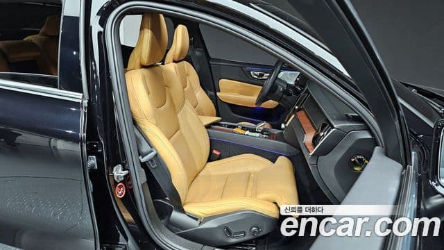 Volvo S60 3세대 B5 Inscription, 2022 12