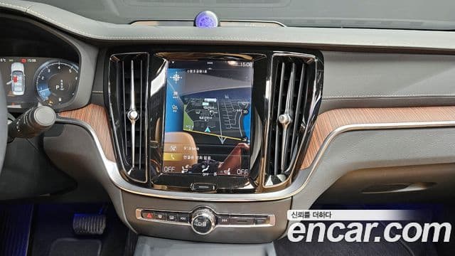 Volvo S60 3세대 B5 Inscription, 2022 19