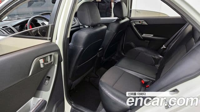 Kia Forte чёрный, 2010 13