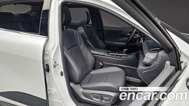 Toyota 크라운 кроссовер, 2025 12