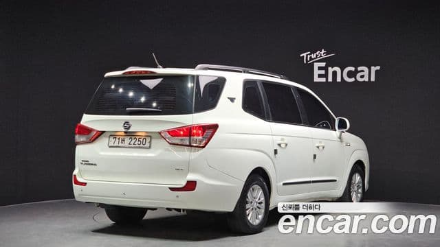 KG모빌리티(SsangYong) Korando 투리스모 2WD GT 11인승, 2014 2