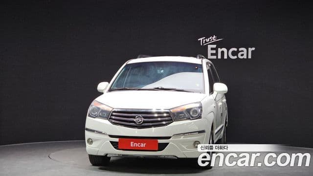 KG모빌리티(SsangYong) Korando 투리스모 2WD GT 11인승, 2014 3