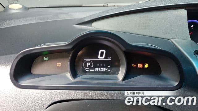 KG모빌리티(SsangYong) Korando 투리스모 2WD GT 11인승, 2014 8