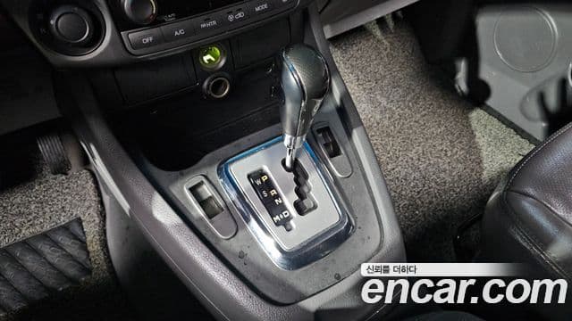 KG모빌리티(SsangYong) Korando 투리스모 2WD GT 11인승, 2014 9