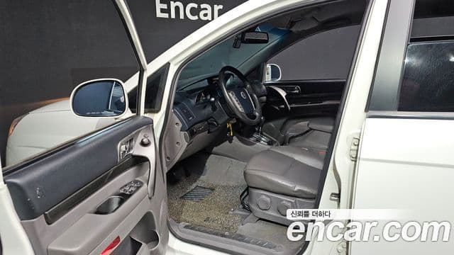 KG모빌리티(SsangYong) Korando 투리스모 2WD GT 11인승, 2014 10