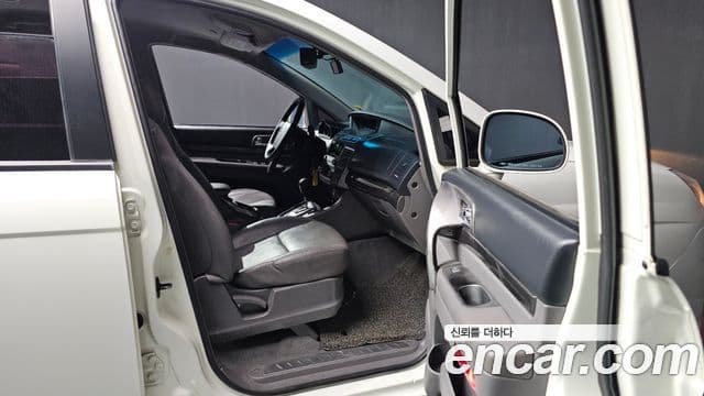 KG모빌리티(SsangYong) Korando 투리스모 2WD GT 11인승, 2014 18