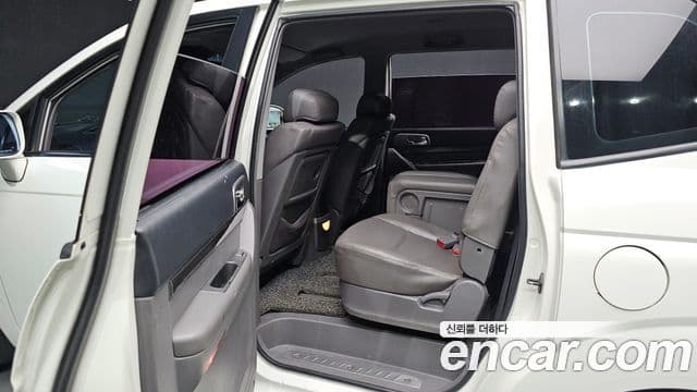 KG모빌리티(SsangYong) Korando 투리스모 2WD GT 11인승, 2014 19