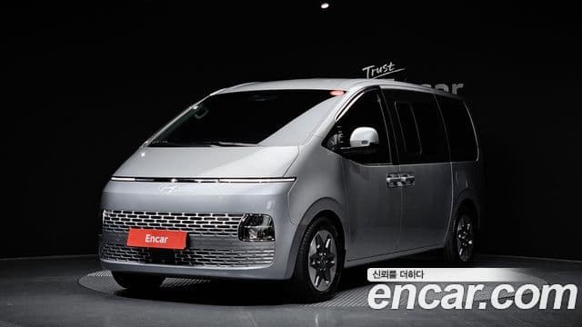 Hyundai Staria Modern, 2025 1