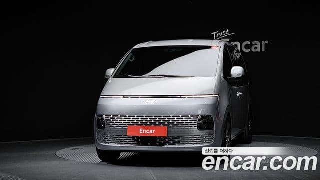 Hyundai Staria Modern, 2025 3